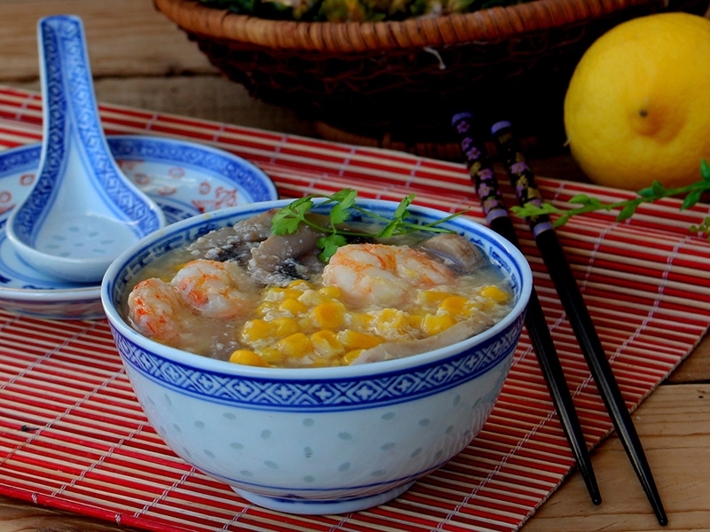 Sopa Chinesa de Milho, Cogumelos e Camarão