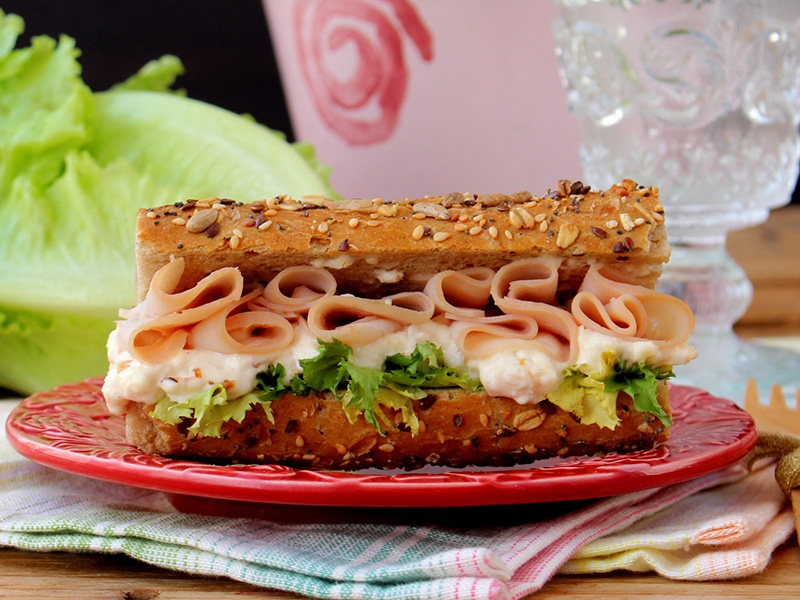 Sandwich de Pasta de Frango e Fiambre de Peru
