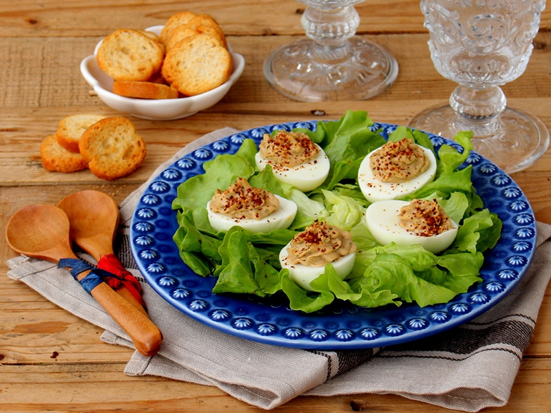 Ovos Cozidos Recheados com Creme de Sardinha